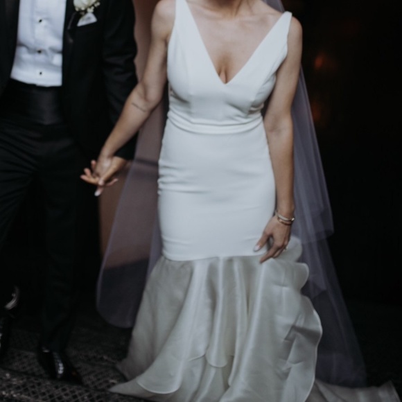 WEDDING DRESS - Picture 3 of 7